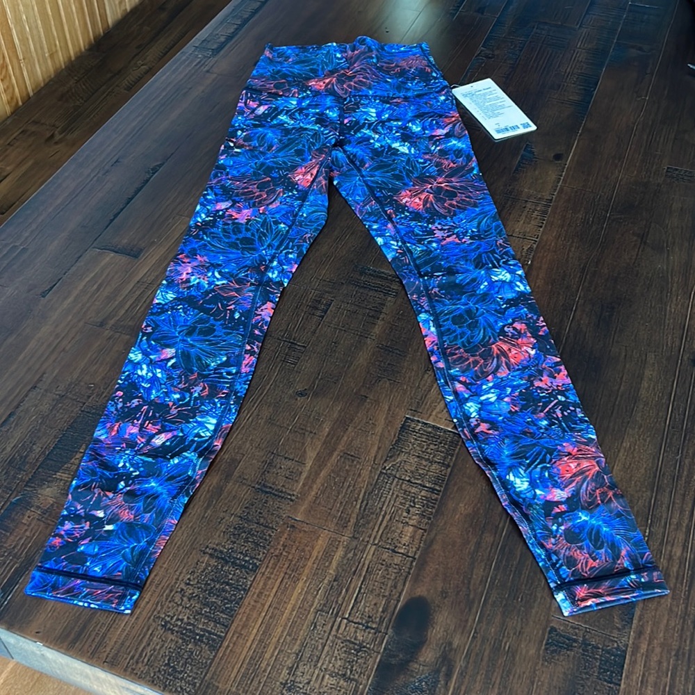 Lululemon Wunder Under SHR tight 28” size 4 NBMI